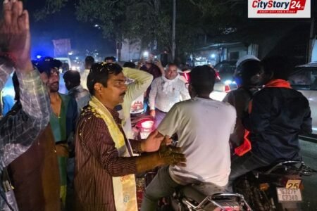 Late Night Seva Sankalp Bike-Kalash Yatra reached Bikapur: The yatra originating from Gujarat gained momentum on Prayagraj Highway…