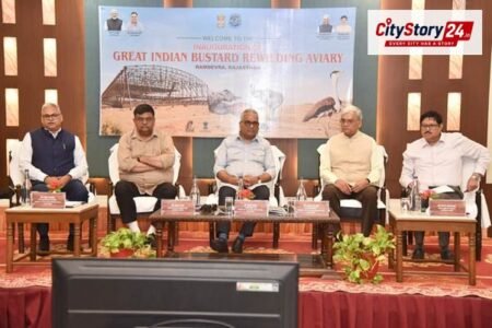 In culmination of 10 years of dedicated efforts, Union Environment Minister and CM (Rajasthan) initiate the process for release of captive-bred Great Indian Bustards into the Wild at Desert National Park, Jaislamer