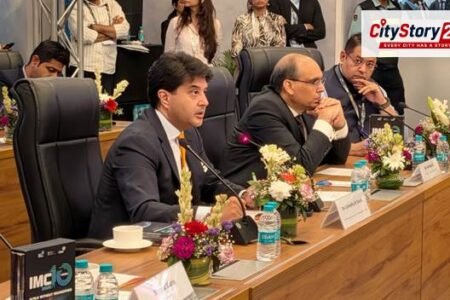 Union Minister Shri Jyotiraditya M. Scindia Chairs CEO Round Table on the Future of Telecom at India Mobile Congress 2026
