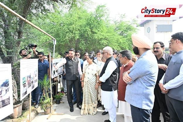 દિલ્હી: આનંદ વિહારમાં 150 ઇલેક્ટ્રિક બસ શરૂ, 13 નવાં એર મોનિટરિંગ સ્ટેશન