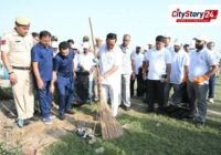 Union Jal Shakti Minister Shri C R Patil leads Shramdaan under Swachhata Hi Seva 2026 at Kalindi Kunj in New Delhi