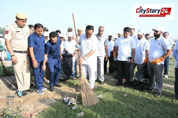 Union Jal Shakti Minister Shri C R Patil leads Shramdaan under Swachhata Hi Seva 2026 at Kalindi Kunj in New Delhi