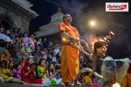 Representative image: Hindu temple India devotees